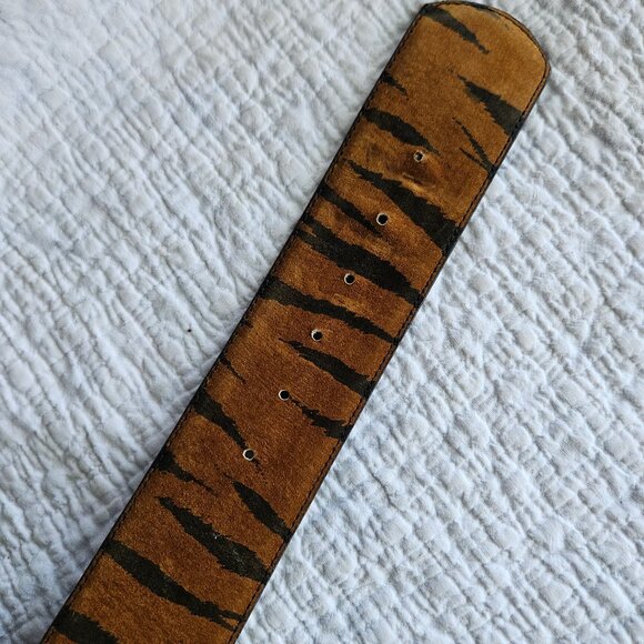 Julius Resnick JR Vintage 80s Tiger Print Suede Leather Statement Belt Gold S/M - Picture 4 of 9